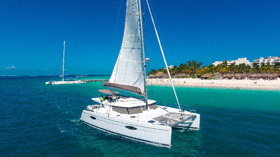 catamaran-isla-mujere-02